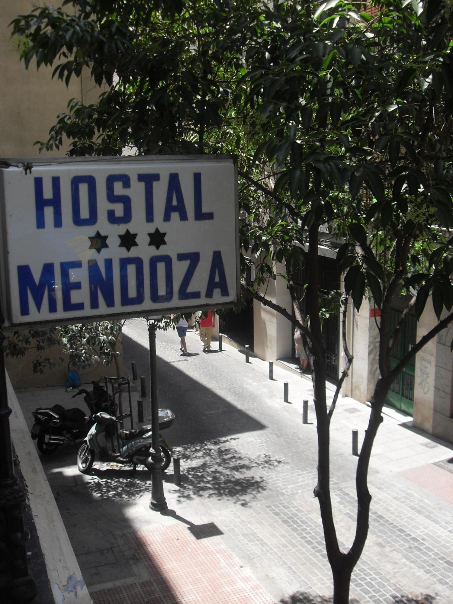 Hostal Mendoza Madrid Extérieur photo