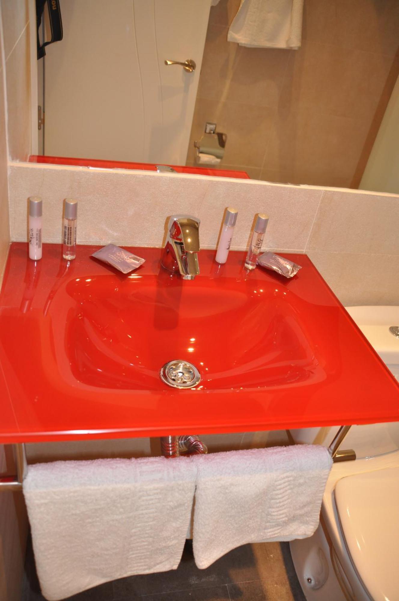 Hostal Mendoza Madrid Extérieur photo