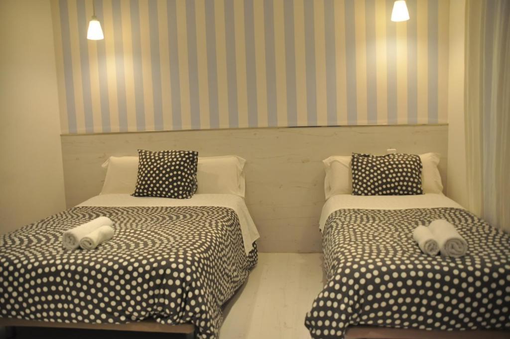 Hostal Mendoza Madrid Extérieur photo