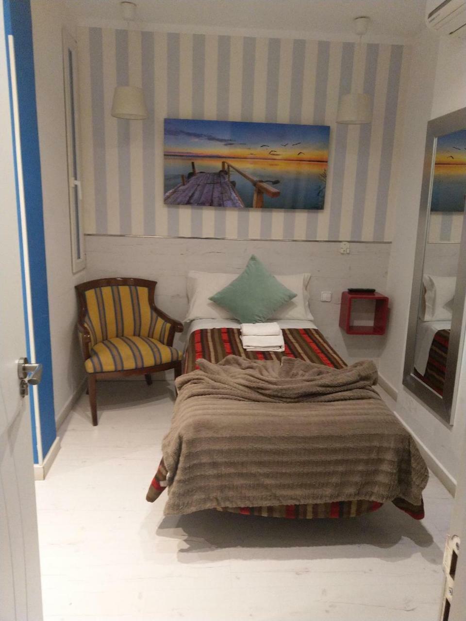 Hostal Mendoza Madrid Extérieur photo