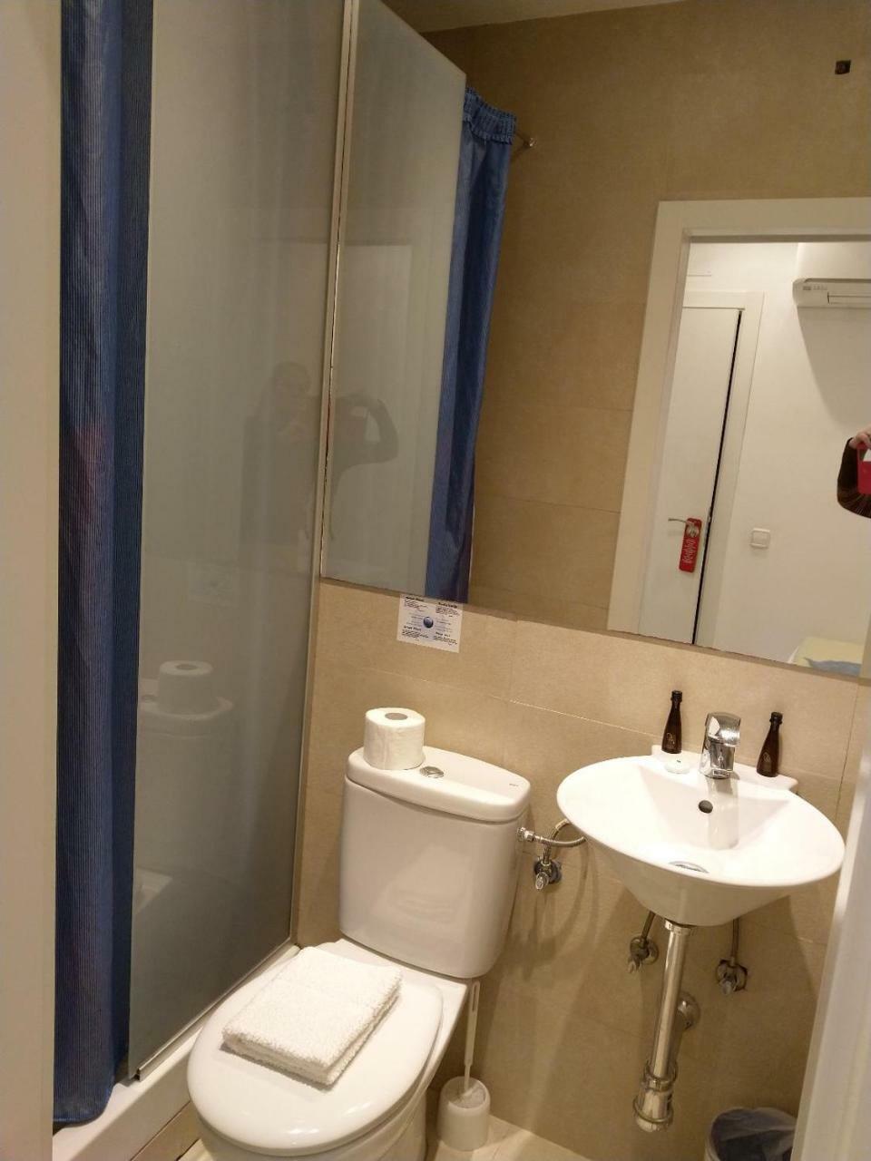 Hostal Mendoza Madrid Extérieur photo