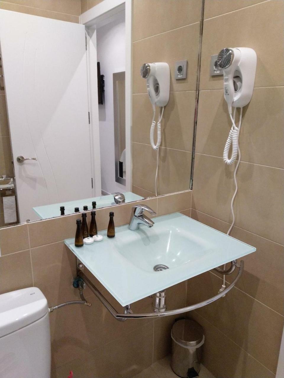 Hostal Mendoza Madrid Extérieur photo