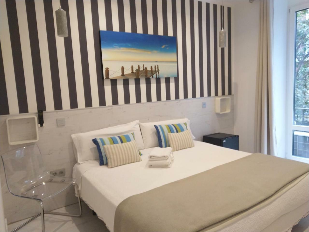 Hostal Mendoza Madrid Extérieur photo