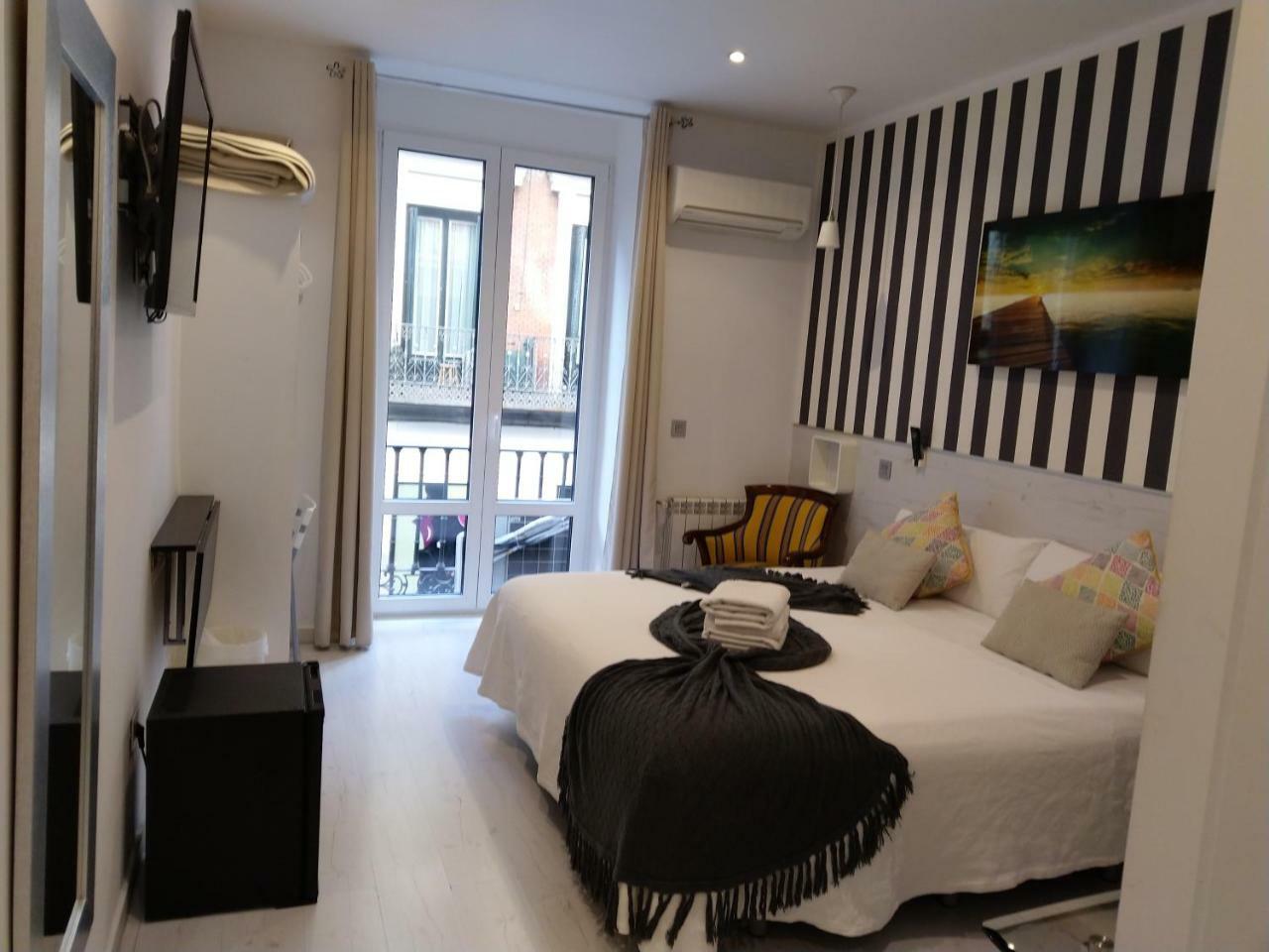 Hostal Mendoza Madrid Extérieur photo