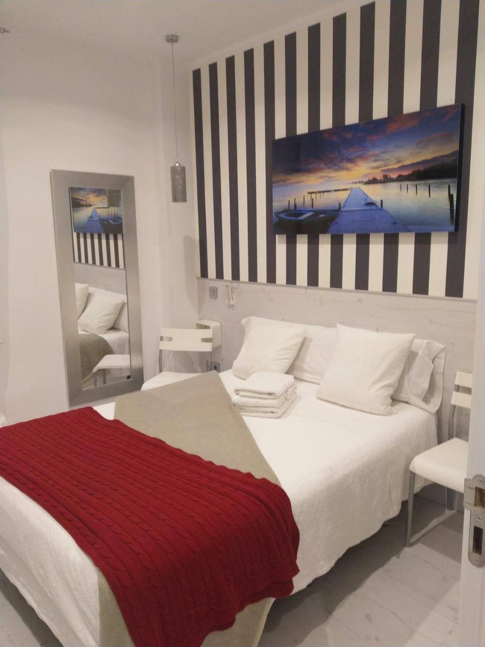 Hostal Mendoza Madrid Extérieur photo