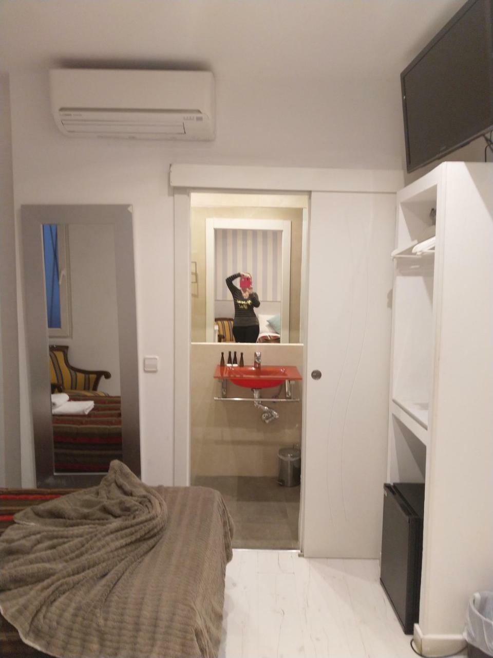 Hostal Mendoza Madrid Extérieur photo