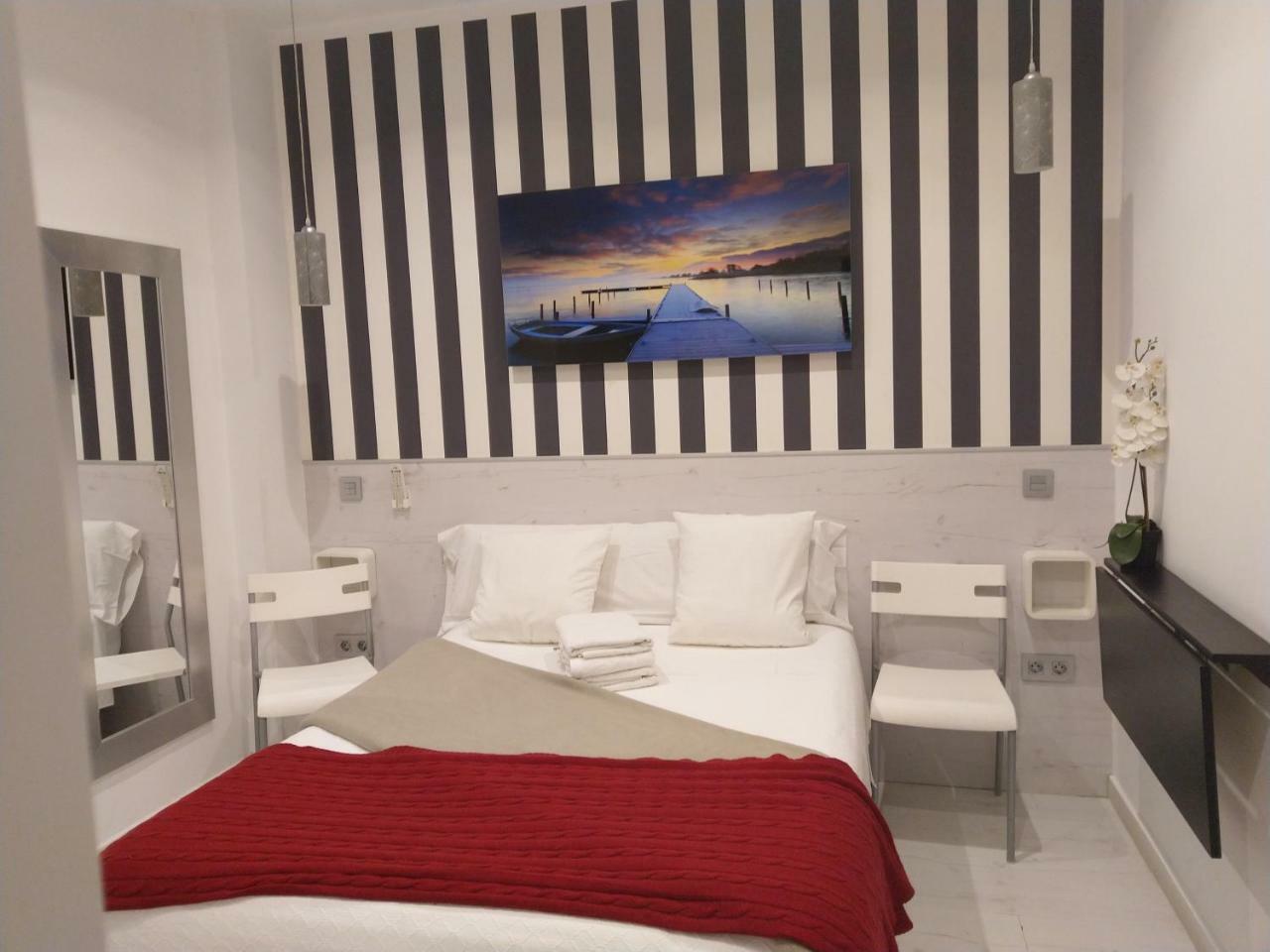Hostal Mendoza Madrid Extérieur photo