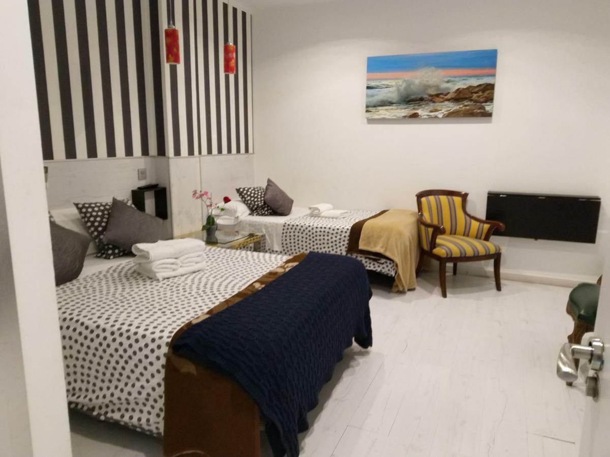 Hostal Mendoza Madrid Extérieur photo
