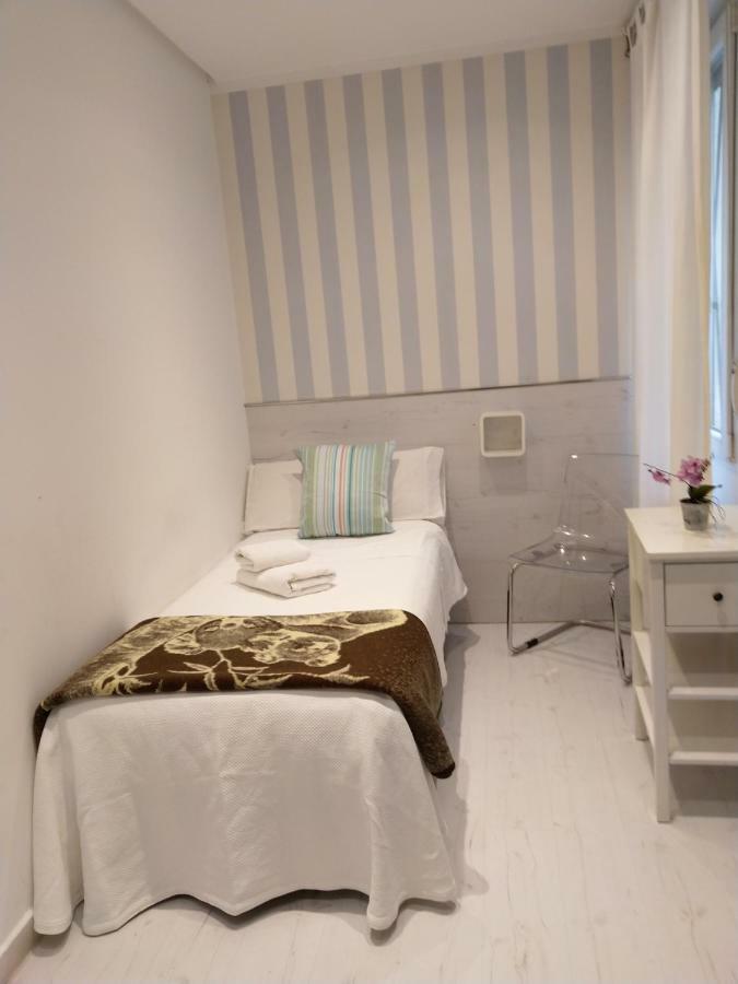Hostal Mendoza Madrid Extérieur photo