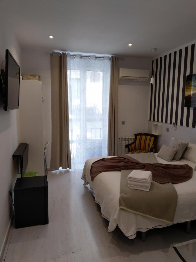 Hostal Mendoza Madrid Extérieur photo