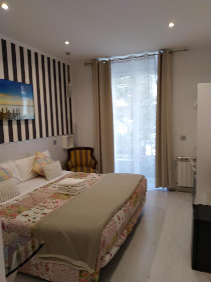 Hostal Mendoza Madrid Extérieur photo